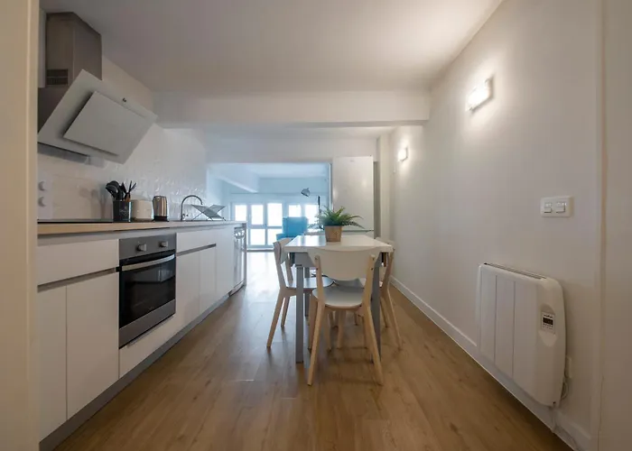 Surf Hideaway * سان سيباستيان